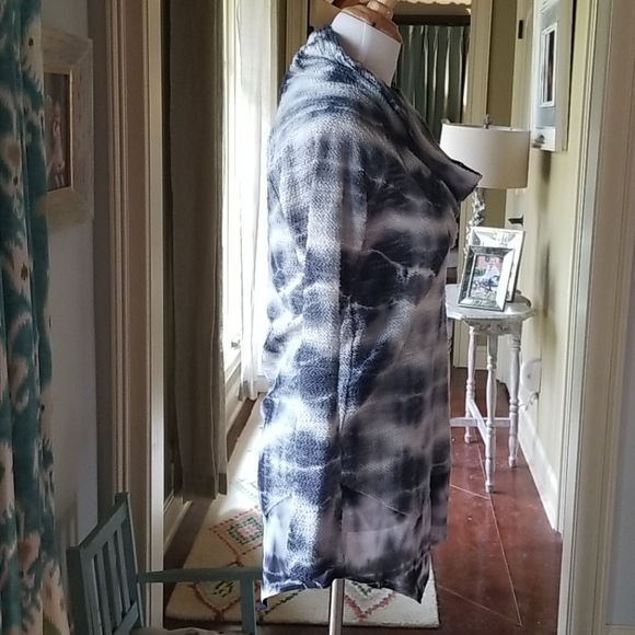 XCVI b+w tie dye sweater - Picture 3 of 6